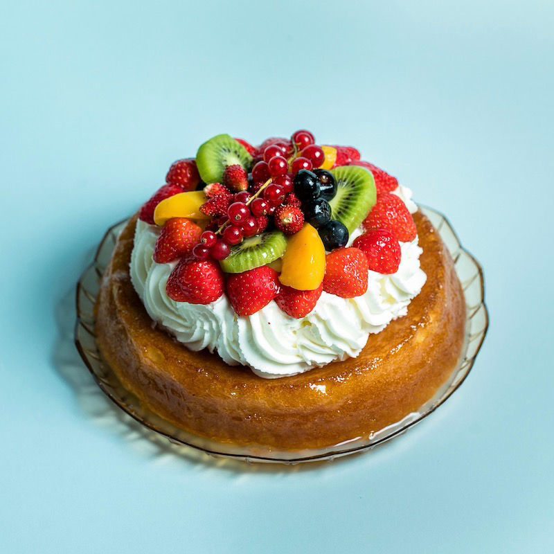 Immagine di Savarin Con Panna e Frutta