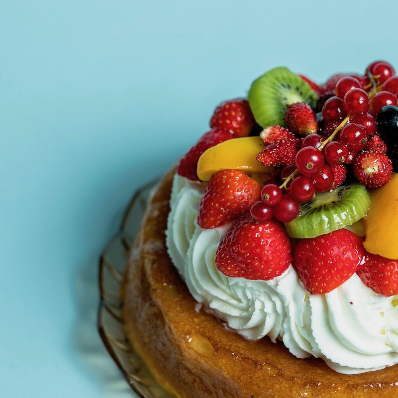 Immagine di Savarin Con Panna e Frutta