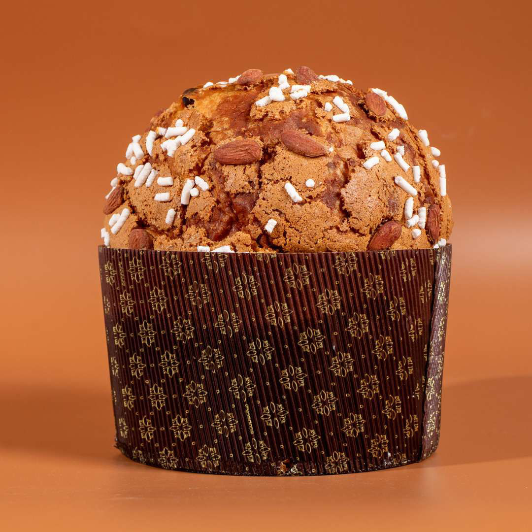 Immagine di Panettone tradizionale glassato alle mandorle